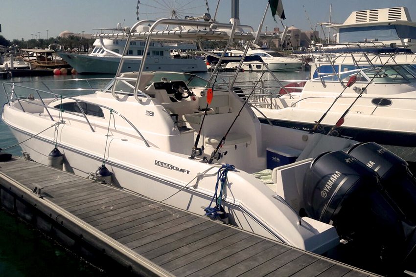 Alpha fishing boat — Dubai Mina Rashid